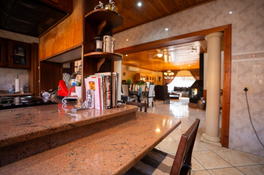 3 Bedroom Property for Sale in Flamwood North West